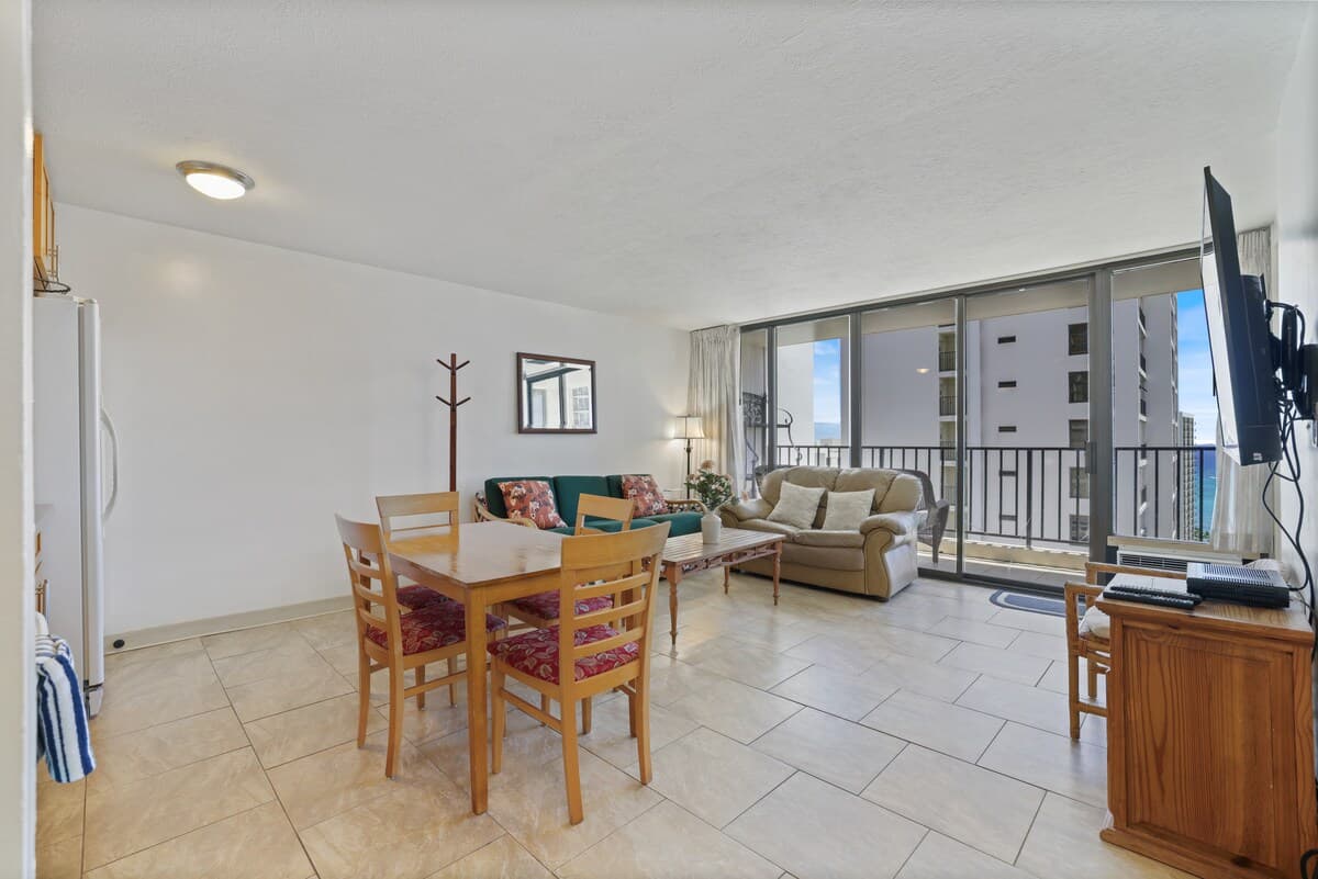 Hotel in Honolulu · ★4.74 · 1 bedroom · 3 beds · 1 private bath - Photo 4