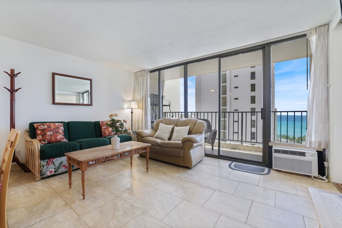 Hotel in Honolulu · ★4.74 · 1 bedroom · 3 beds · 1 private bath - Photo 5