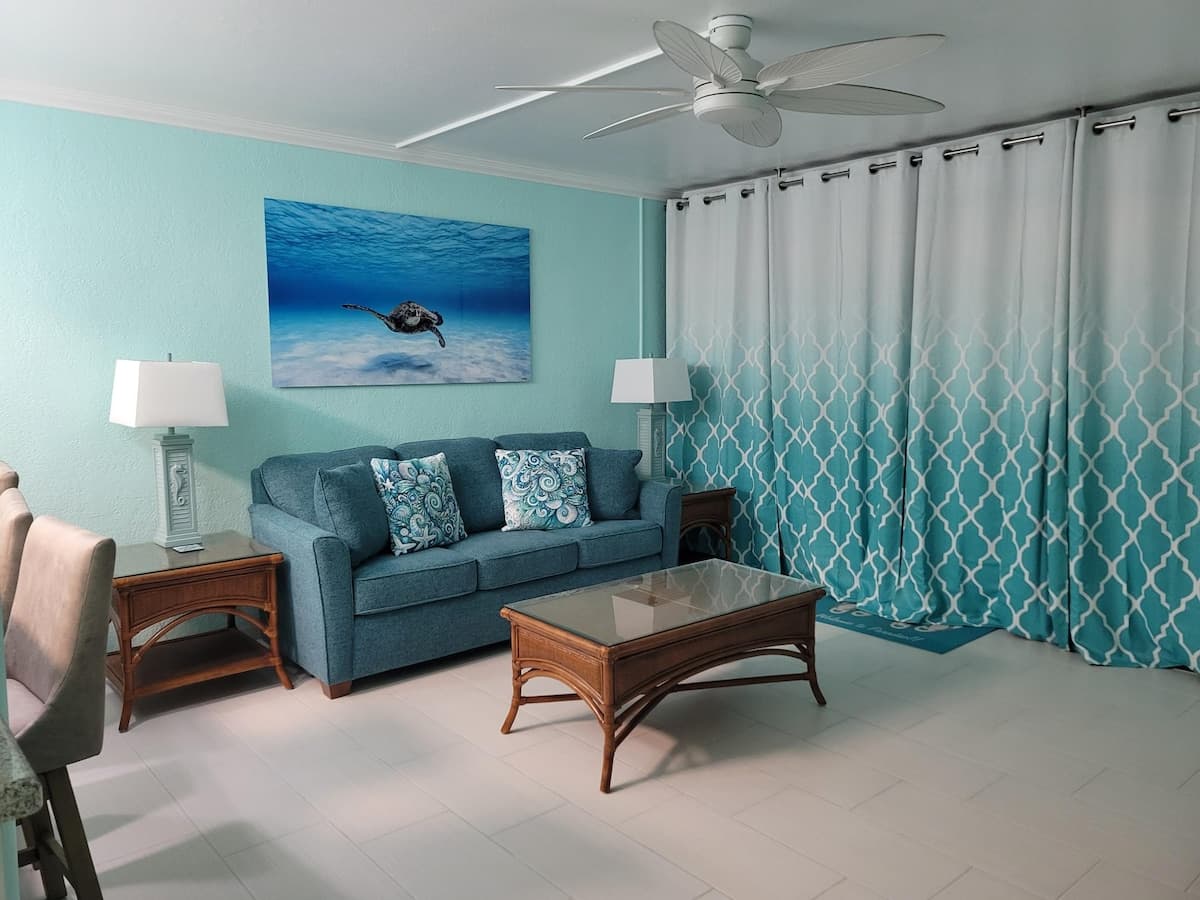 Condo in Kailua-Kona · ★5.0 · 1 bedroom · 2 beds · 1 bath - Photo 2