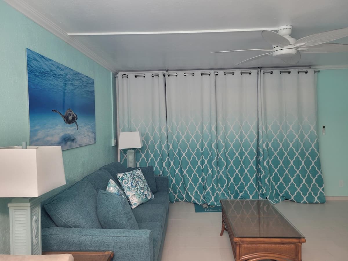 Condo in Kailua-Kona · ★5.0 · 1 bedroom · 2 beds · 1 bath - Photo 3