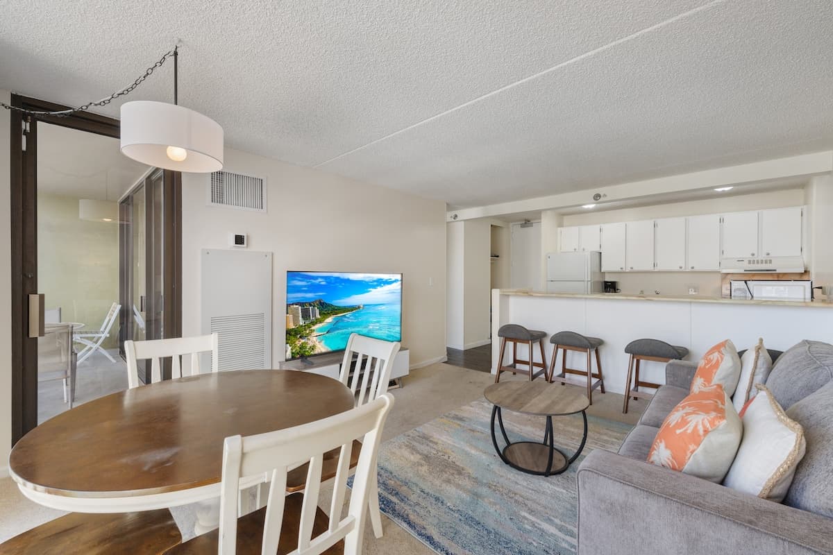Hotel in Honolulu · ★4.75 · 1 bedroom · 1 bed · 1 private bath - Photo 3