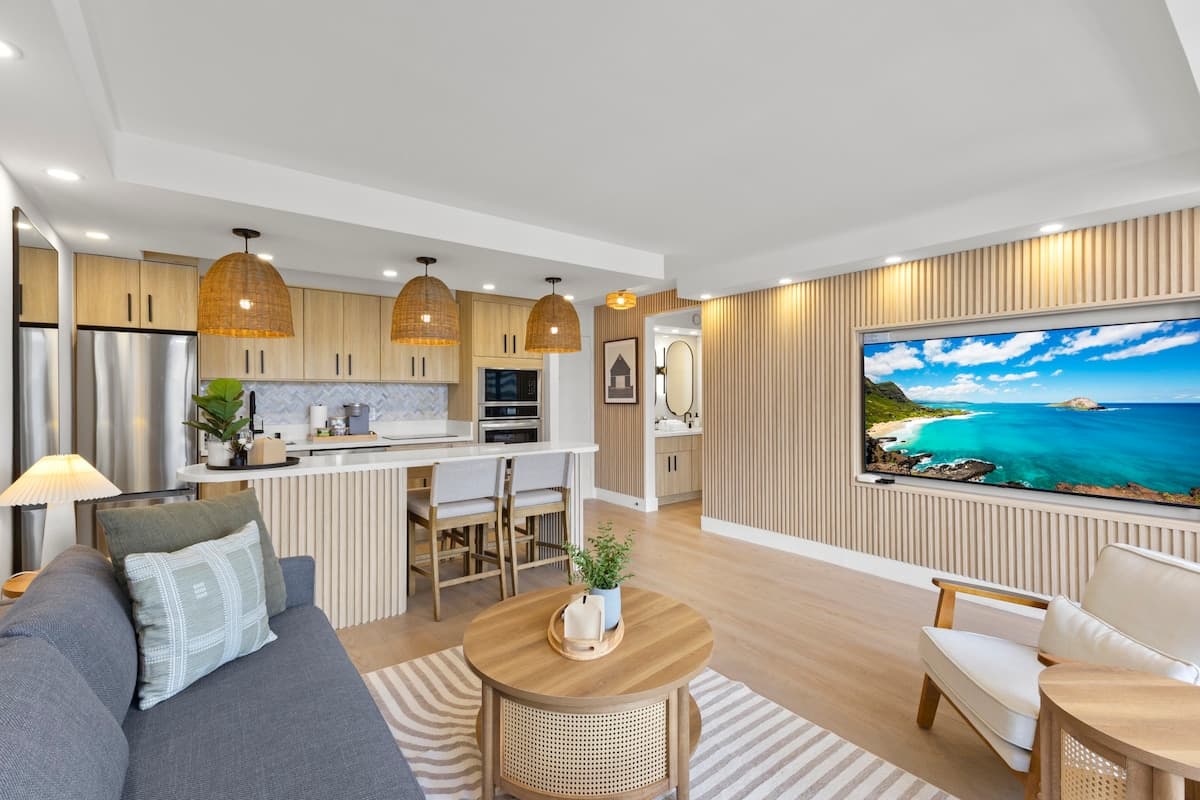 16FL-Upscale Chic Waikiki Banyan 1BR-Free Parking - Photo 4