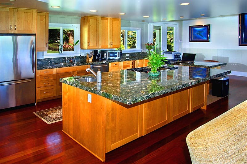 Home in Hanalei · ★5.0 · 3 bedrooms · 3 beds · 3.5 baths - Photo 3