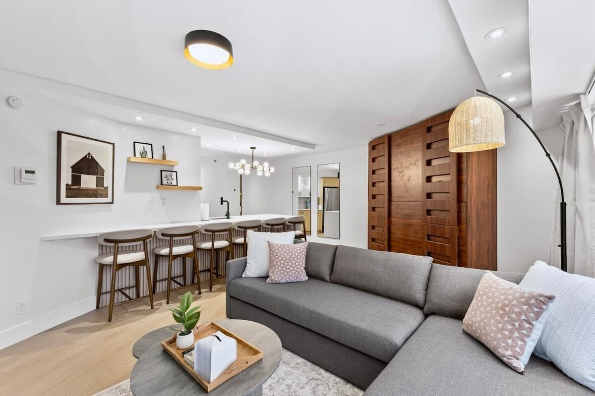 22FL-Financial District-Harbor View-1BR w/Parking - Photo 3