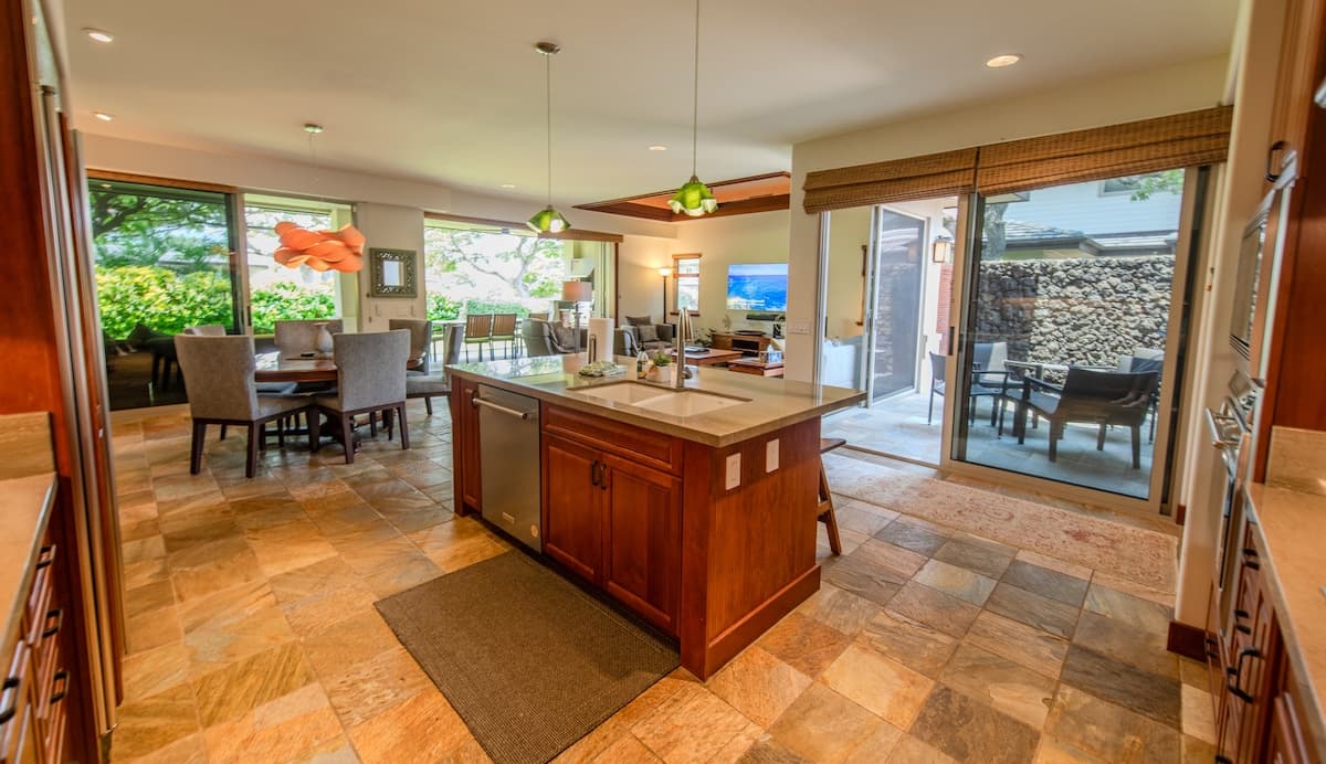 Home in Waimea · ★5.0 · 3 bedrooms · 3 beds · 3.5 baths - Photo 4