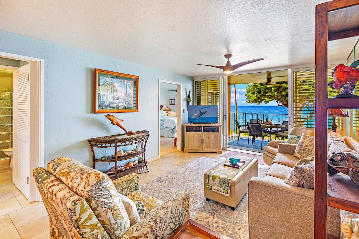 Boldly Oceanfront. Royal Mauian 2-Bedroom Retreat - Photo 3