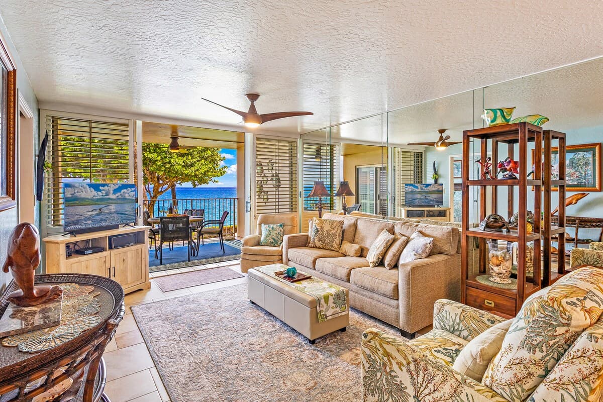 Boldly Oceanfront. Royal Mauian 2-Bedroom Retreat - Photo 4