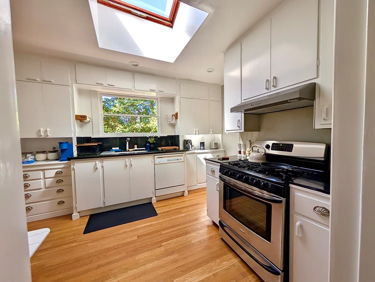 Historic 2BR Menlo Park Gem Near Stanford - Photo 4