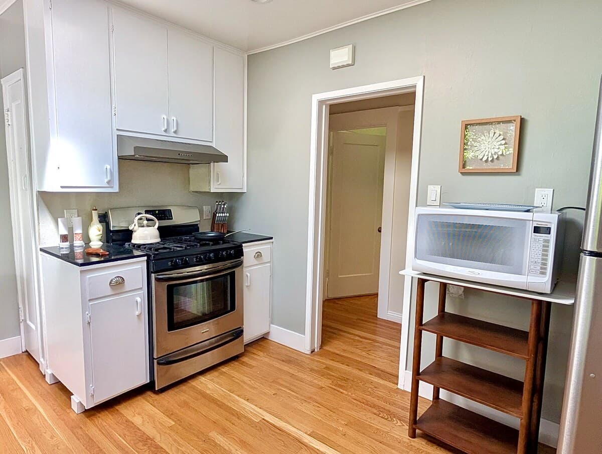 Historic 2BR Menlo Park Gem Near Stanford - Photo 5