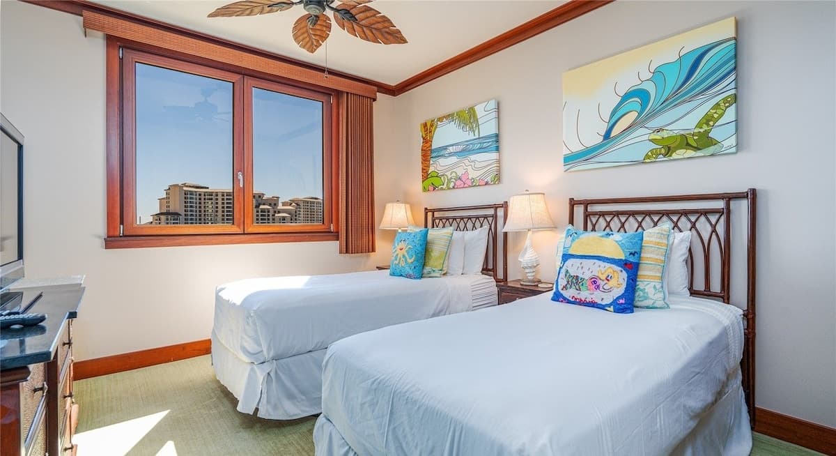 Condo in Kapolei · ★5.0 · 2 bedrooms · 3 beds · 2 private baths - Photo 2