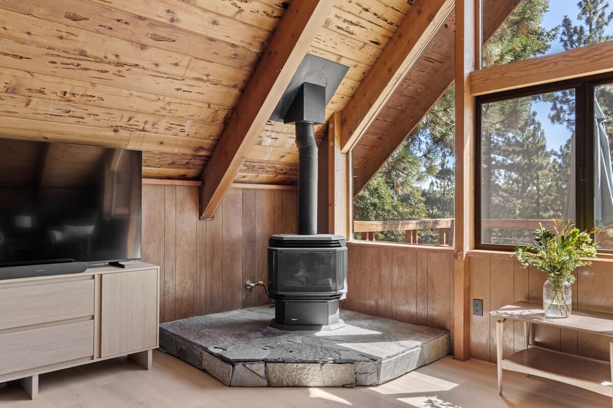 Home in Incline Village · ★4.96 · 4 bedrooms · 5 beds · 2.5 private baths - Photo 3