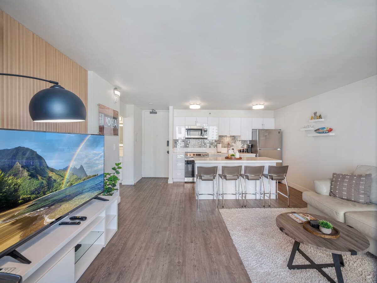 Clean Renovated 1bdrm Waikiki Banyan w/parking - Photo 5