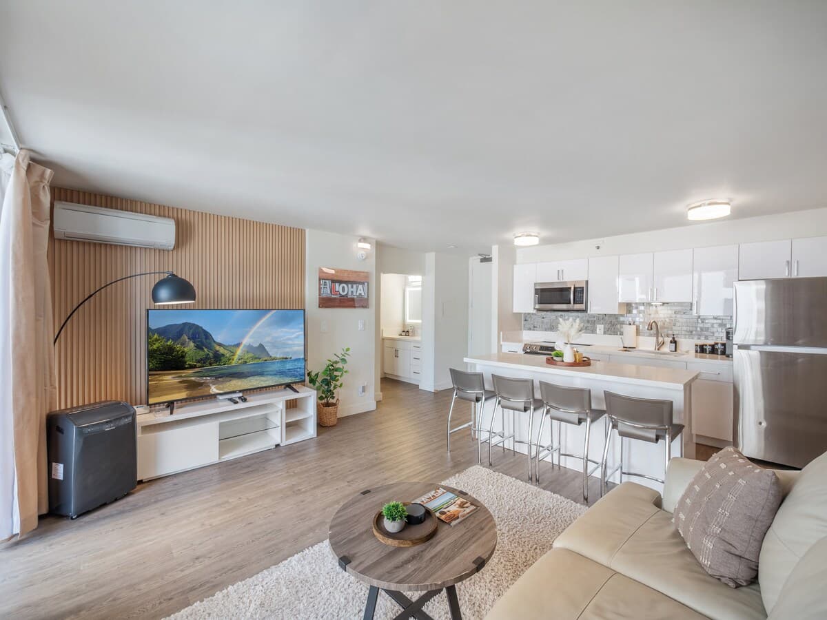 Clean Renovated 1bdrm Waikiki Banyan w/parking - Photo 2