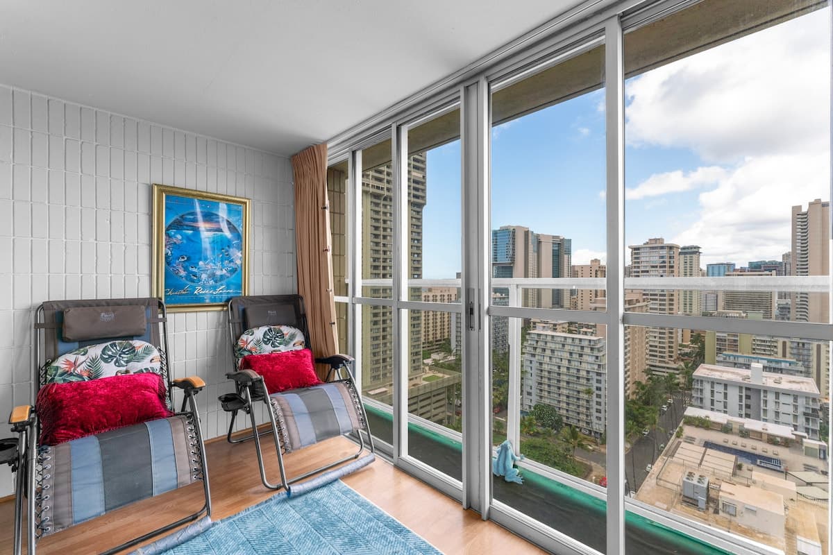 Modern upgrade near beach amazing views king bed - Photo 3