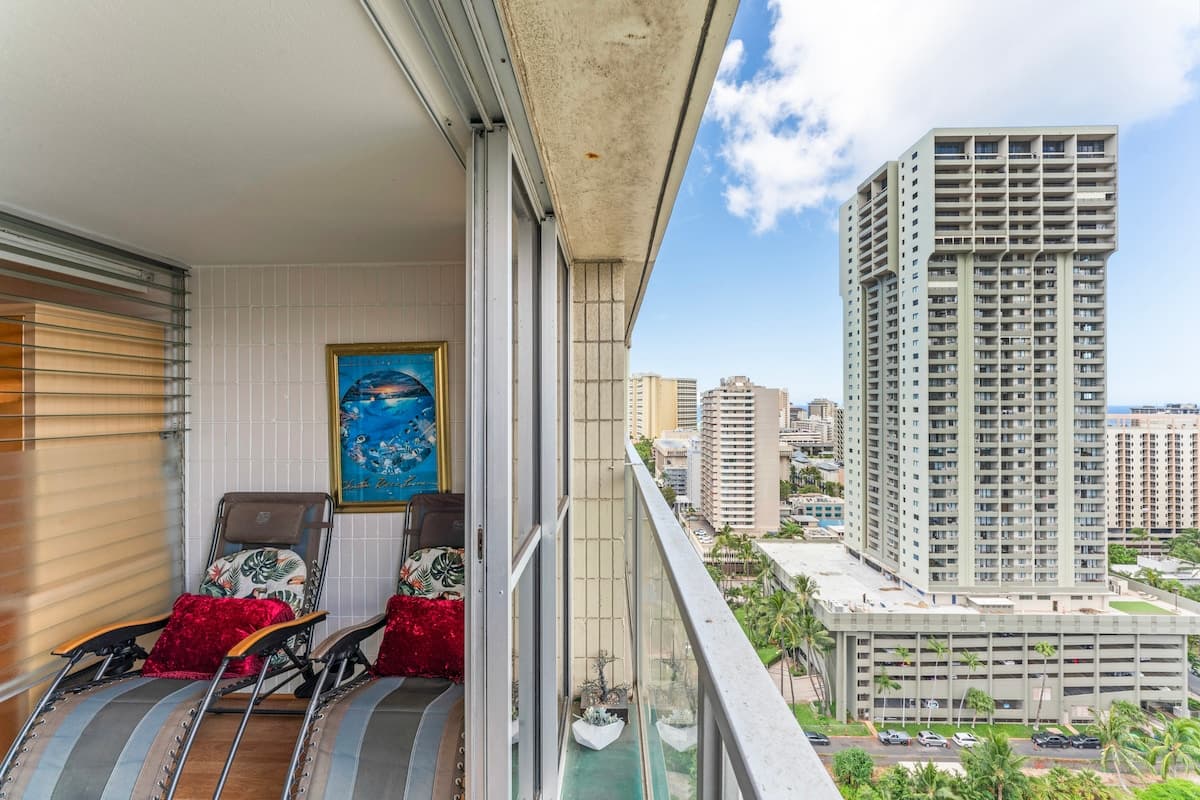 Modern upgrade near beach amazing views king bed - Photo 4