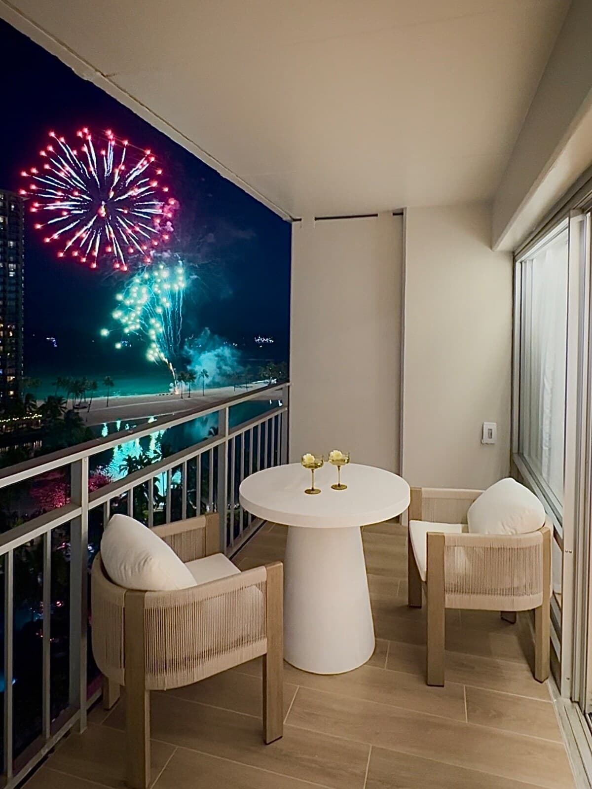 Condo in Honolulu · ★4.93 · 1 bedroom · 2 beds · 1 private bath - Photo 5