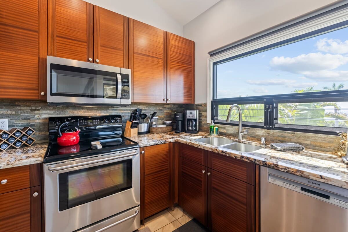 Condo in Wailea · ★4.95 · 1 bedroom · 3 beds · 2 baths - Photo 5