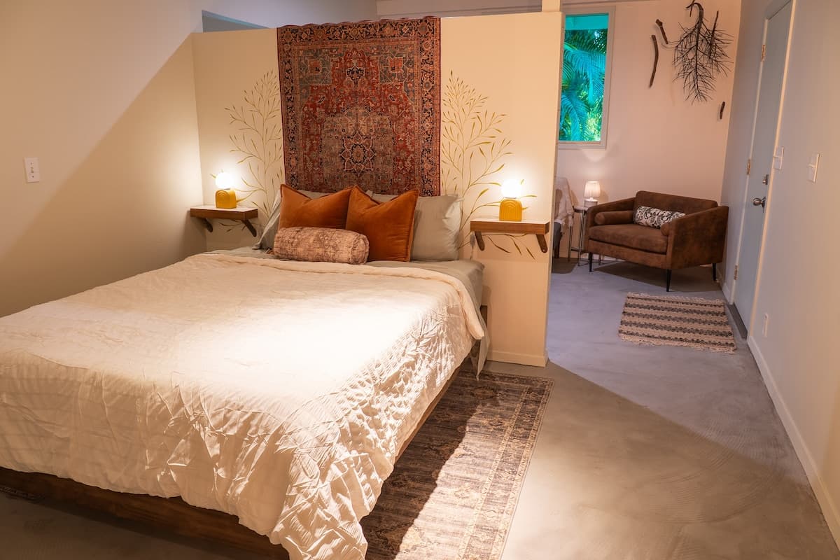 Home in Kurtistown · ★4.85 · 1 bedroom · 2 beds · 1 private bath - Photo 2