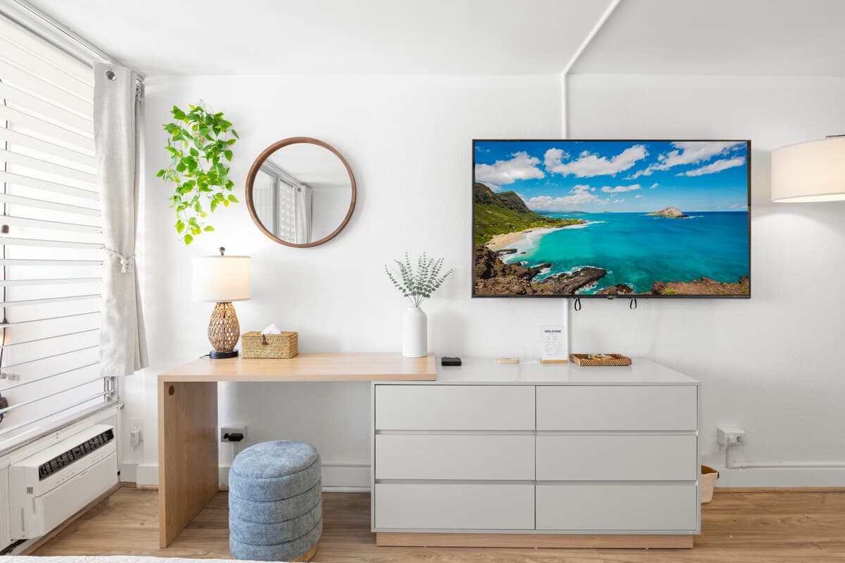 NEW Studio with 2 Queen Beds in Waikiki - Photo 2