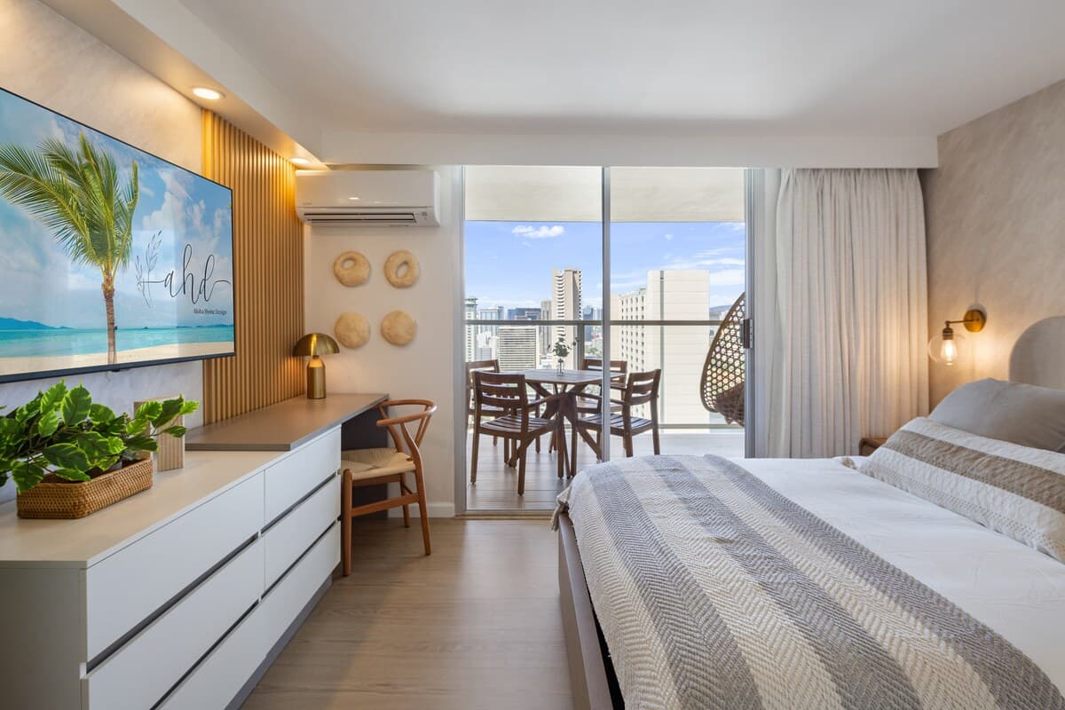 Oceanview Luxe Retreat – Modern Coastal Elegance - Photo 2