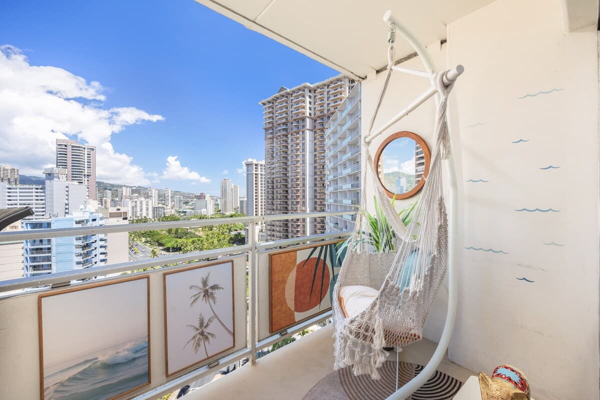 Hotel in Honolulu · ★4.88 · 1 bedroom · 3 beds · 1 private bath - Photo 4