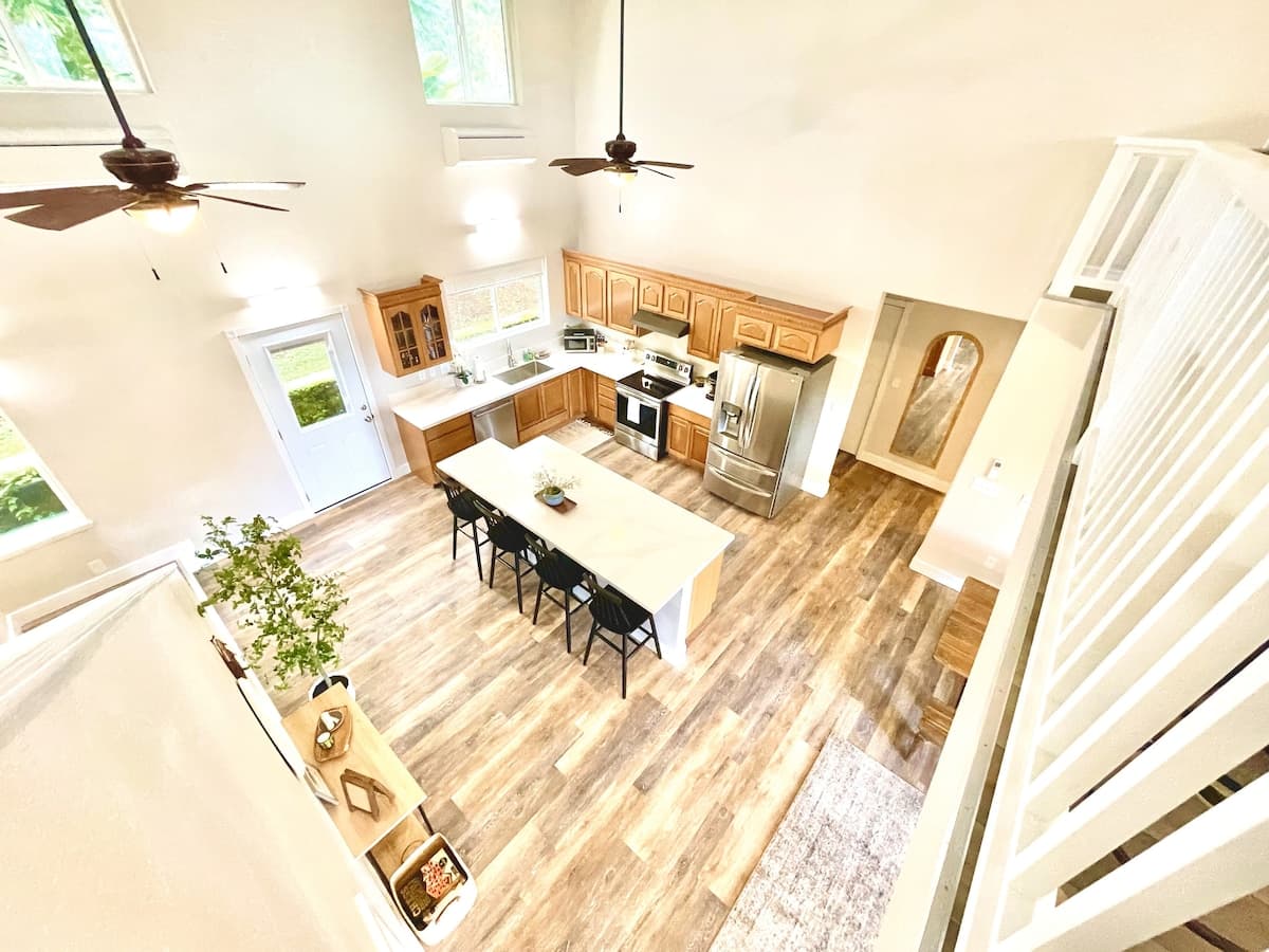 Home in Hakalau · ★5.0 · 4 bedrooms · 7 beds · 4 private baths - Photo 3
