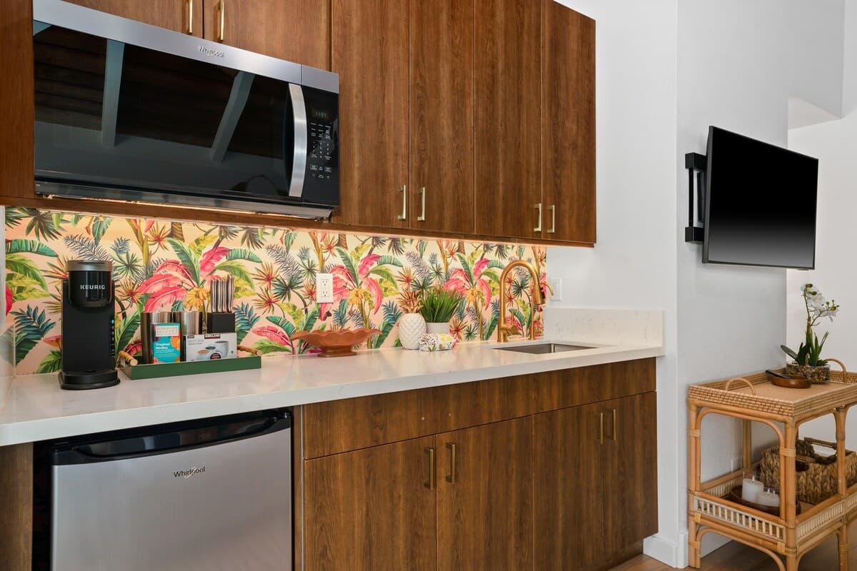 NEW Palm Dreams • Luxe Retreat | AC | Beaches - Photo 1