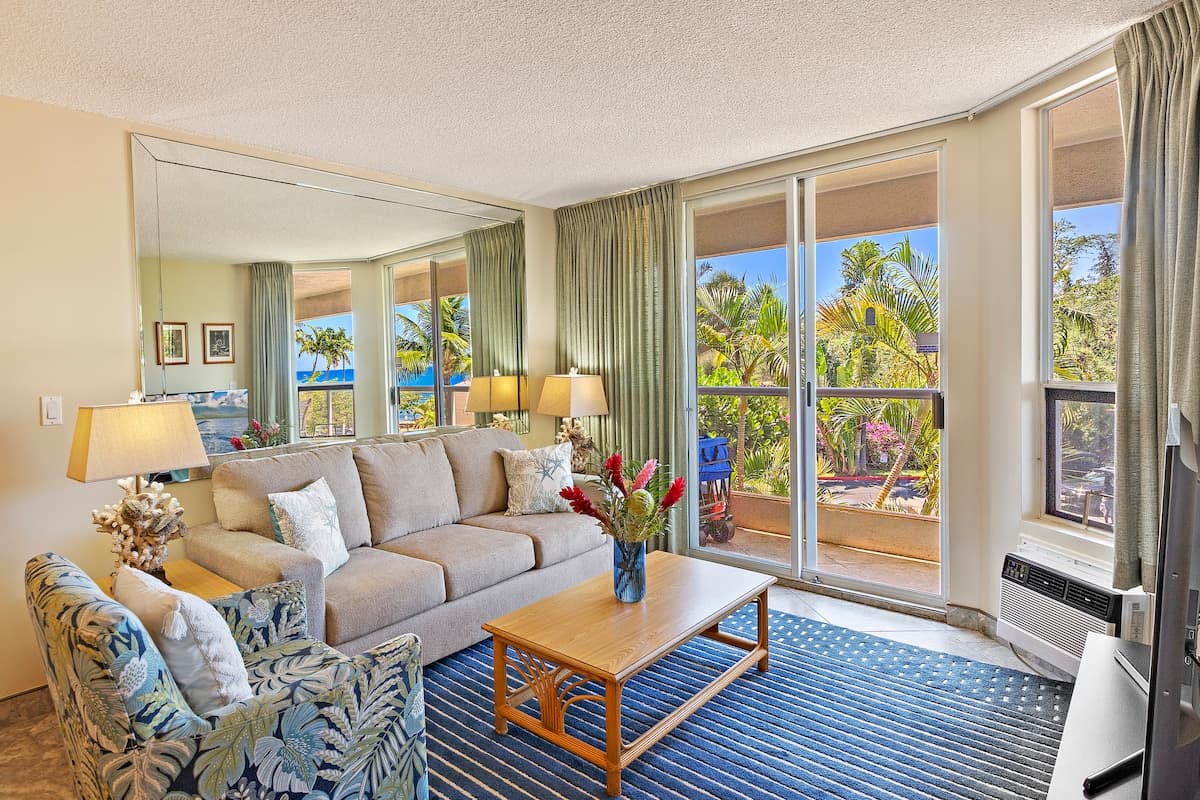 Condo in Kihei · ★5.0 · 1 bedroom · 2 beds · 1 private bath - Photo 2