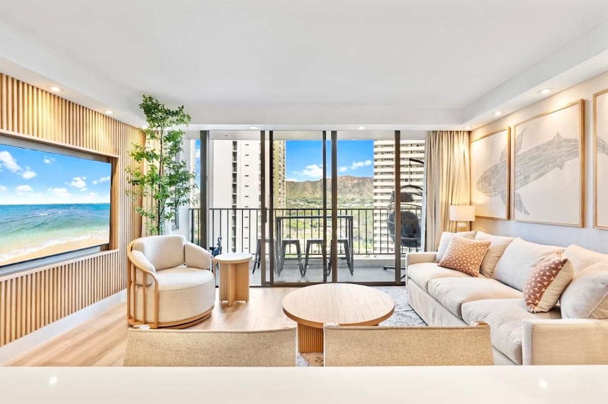 15FL-Upscale Chic Waikiki Banyan 1BR-Free Parking - Photo 1