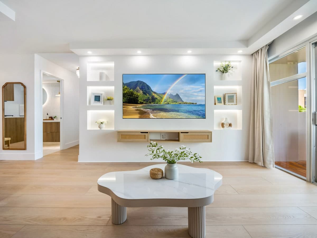 Condo in Honolulu · ★4.88 · 3 bedrooms · 5 beds · 2 private baths - Photo 5