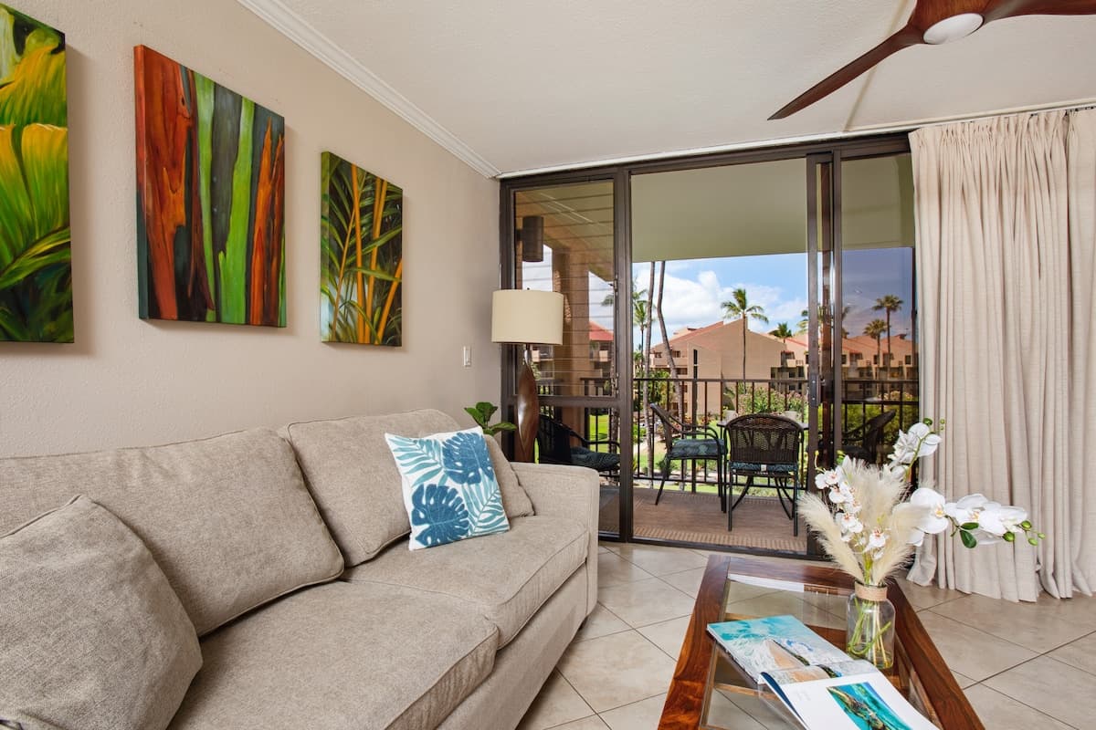 Condo in Kihei · ★5.0 · 1 bedroom · 2 beds · 2 baths - Photo 3