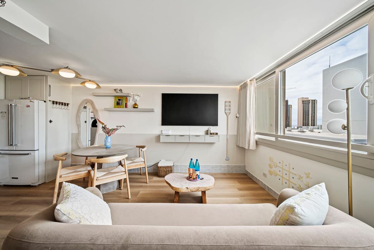 Condo in Honolulu · ★5.0 · 1 bedroom · 4 beds · 1 private bath - Photo 2