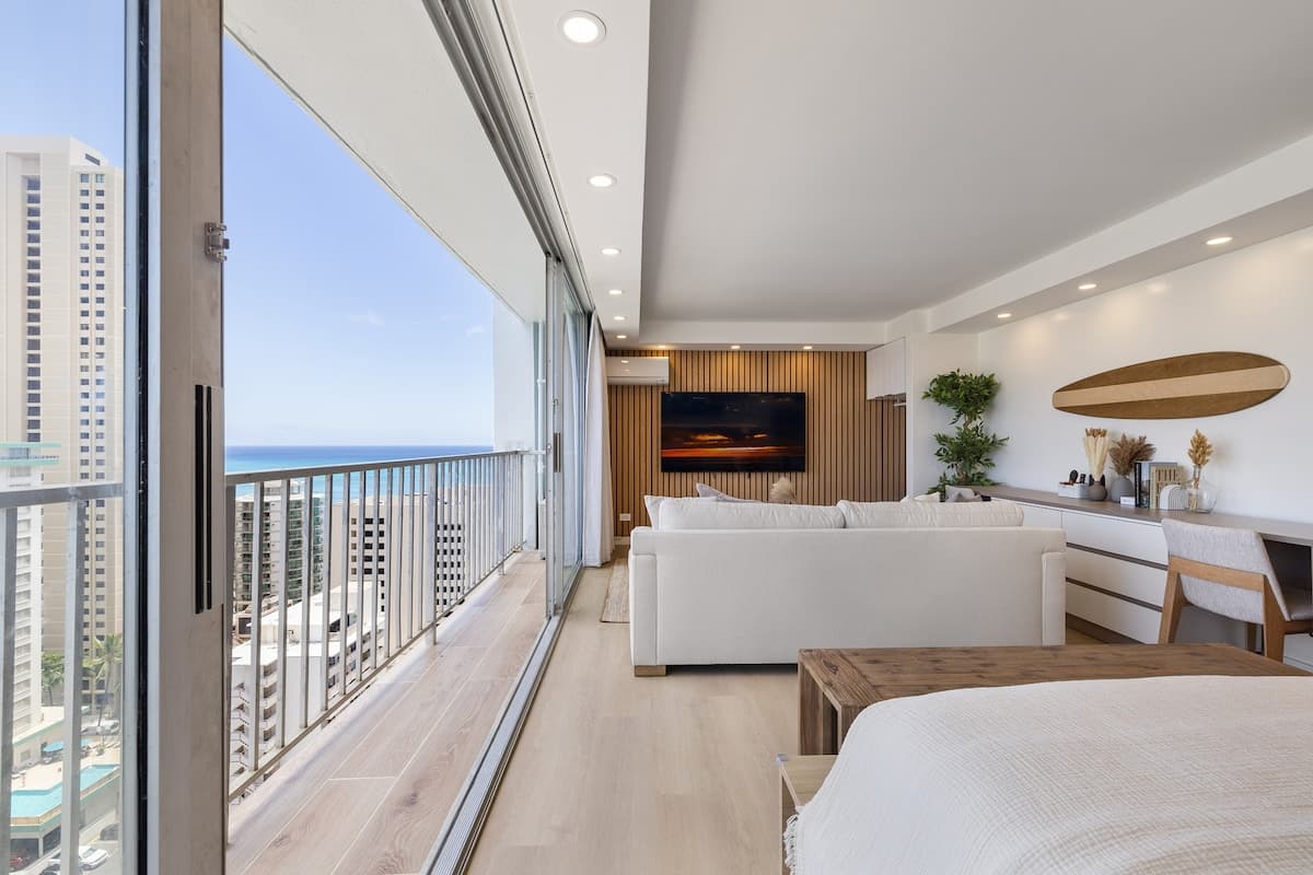 Ocean Views & Luxe Comfort - Waikiki Gem 21F - Photo 3