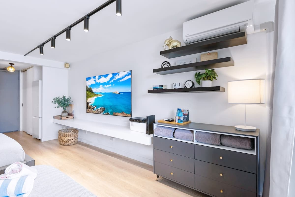 17F-Chic & Modern Studio w/2 Queens-Waikiki Beach~ - Photo 5