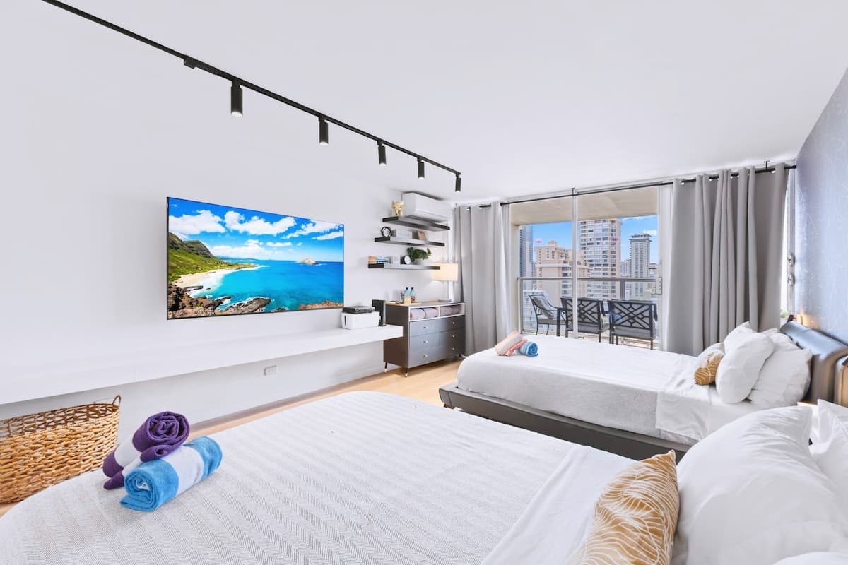 17F-Chic & Modern Studio w/2 Queens-Waikiki Beach~ - Photo 4