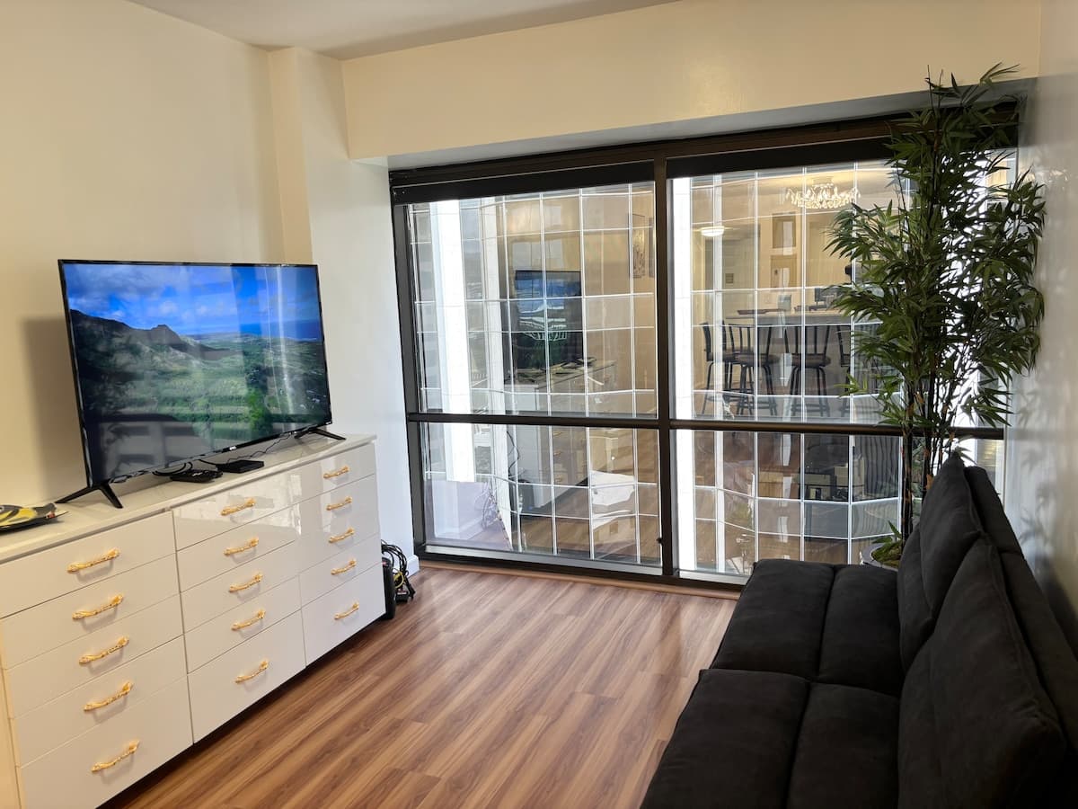 2BR+Den Ocean View Free Parking - Photo 1