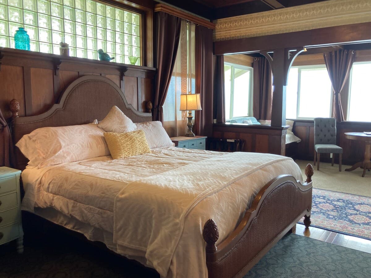 Hilo Bay Oceanfront B&B (Suite #1) Premier King - Photo 2