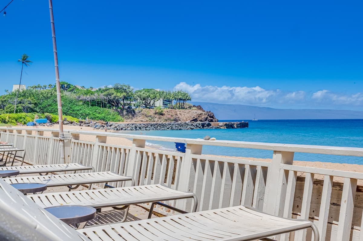 Ocean View Condo with Beachfront Cabana for Guests - Photo 5