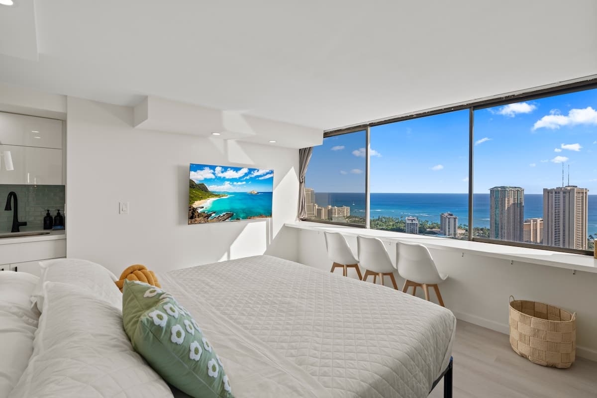 Only One In Waikiki Dual Private Penthouse 43 FL - Photo 5
