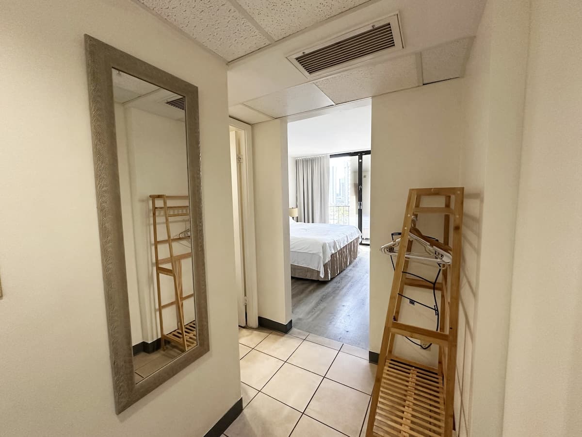 Hotel in Honolulu · ★4.9 · 1 bedroom · 1 bed · No bathroom - Photo 3