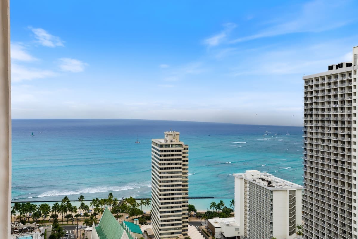 Hotel in Honolulu · ★4.92 · 1 bedroom · 1 bed · 1 private bath - Photo 2