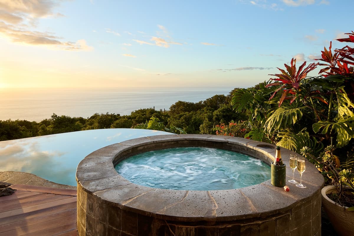 Home in Holualoa · ★4.99 · 4 bedrooms · 4 beds · 4 baths - Photo 3