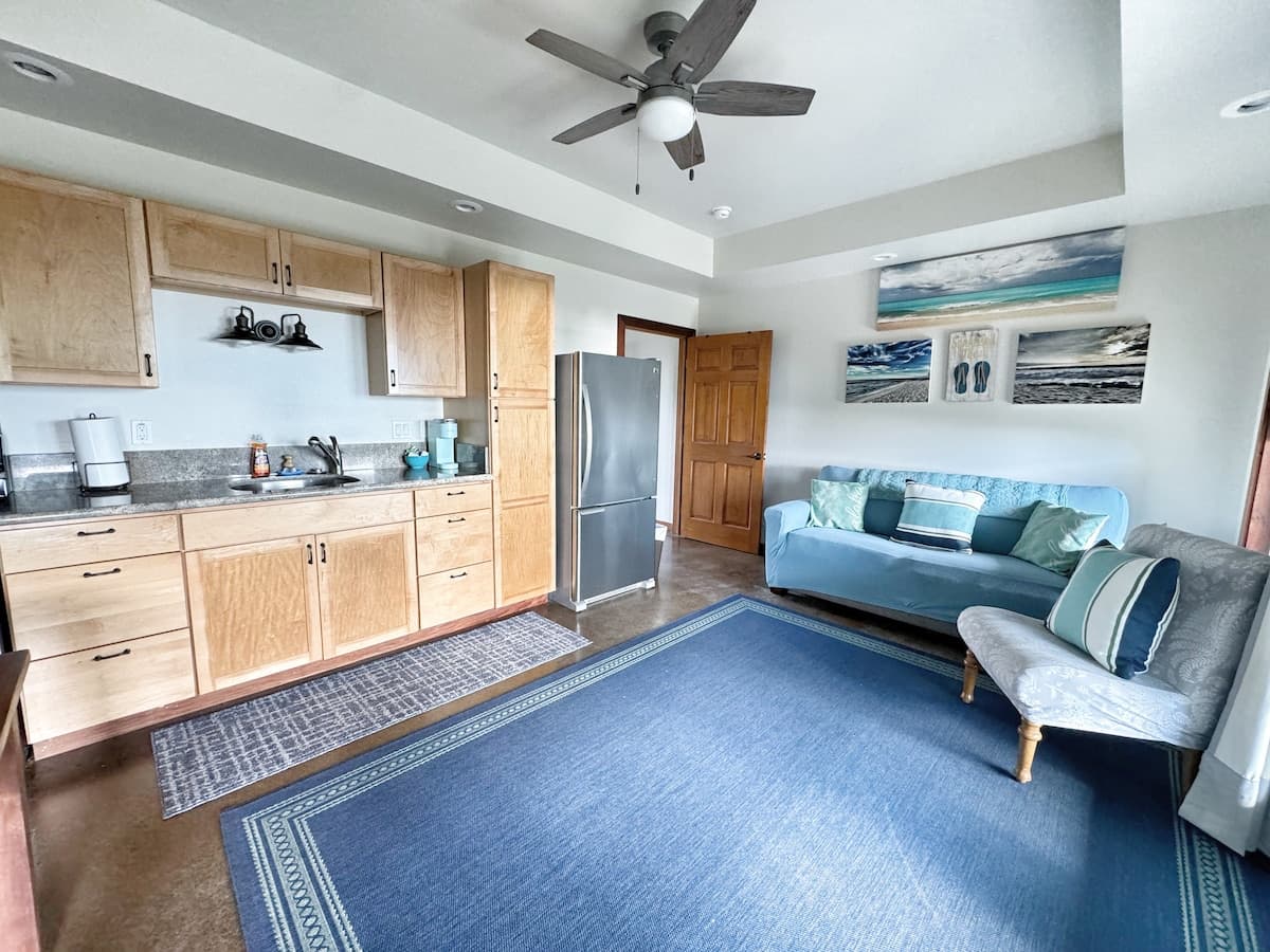 Home in Holualoa · ★4.88 · 1 bedroom · 3 beds · 1 bath - Photo 4