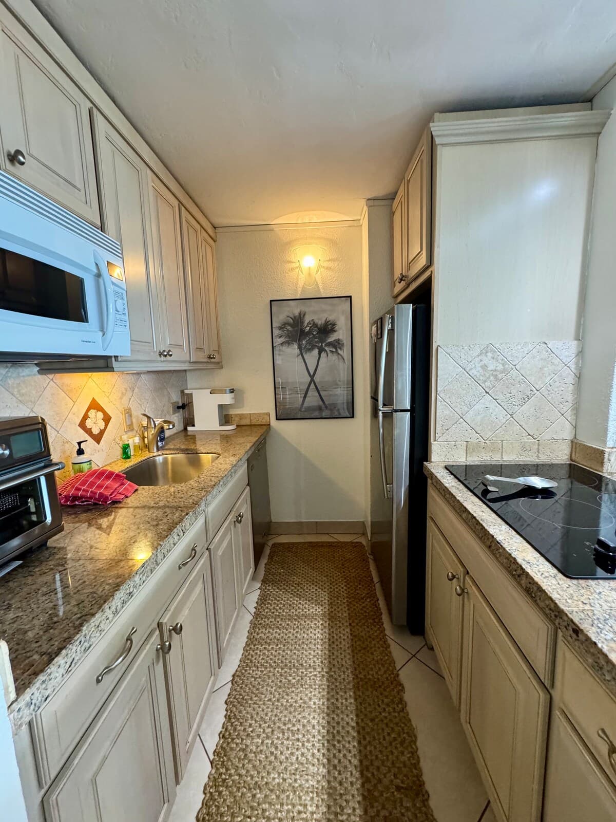 Condo in Wailuku · ★4.88 · 2 bedrooms · 2 beds · 2 baths - Photo 5