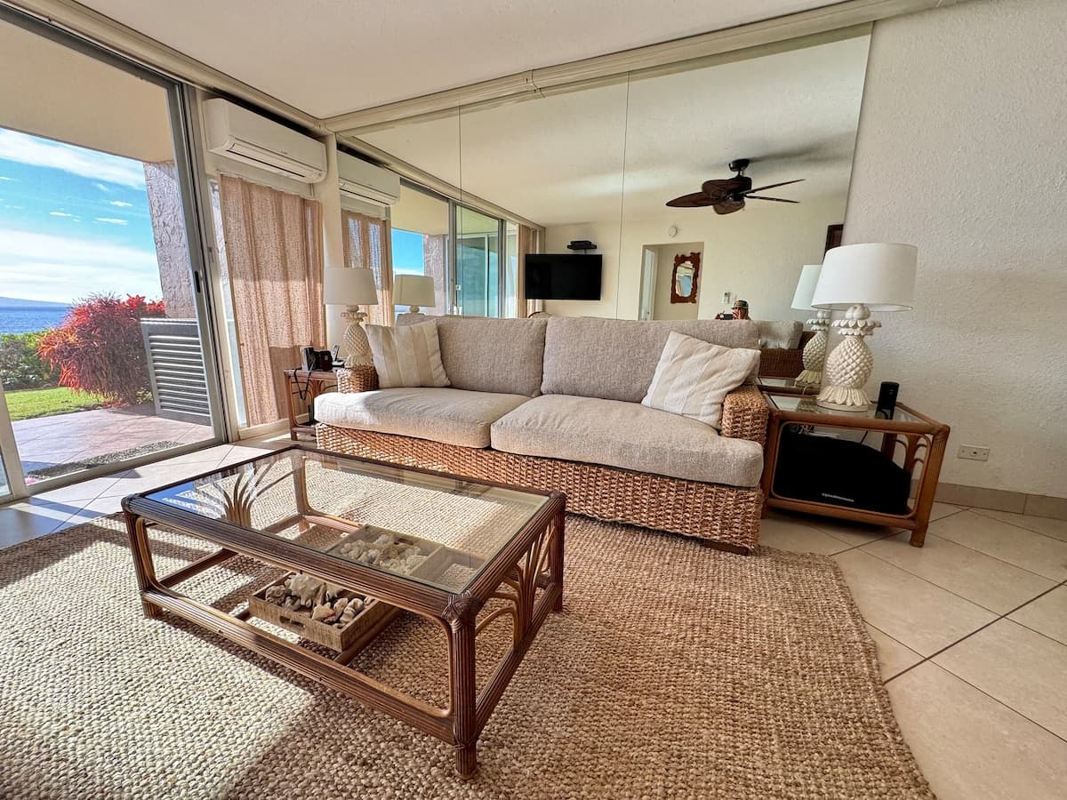 Condo in Wailuku · ★4.88 · 2 bedrooms · 2 beds · 2 baths - Photo 4