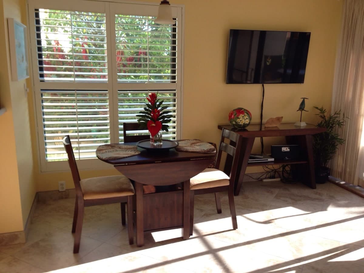 Condo in Kihei · ★4.91 · 1 bedroom · 1 bed · 1 bath - Photo 5