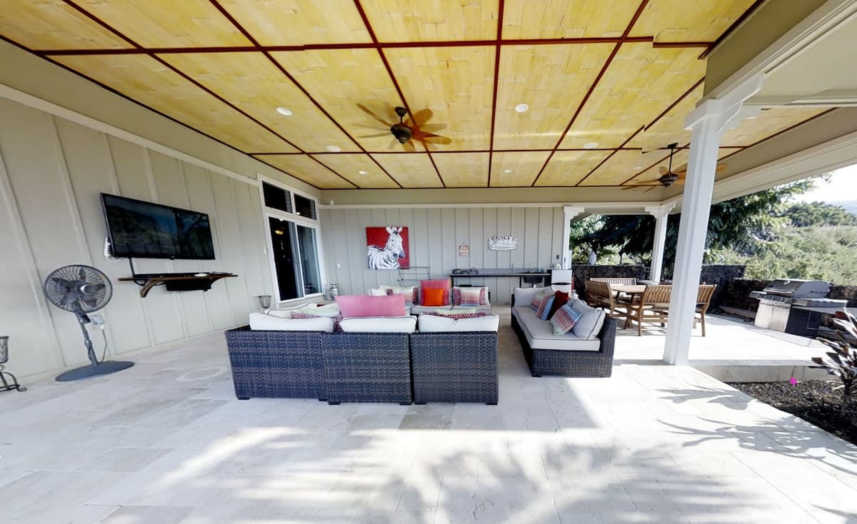 Home in Kailua-Kona · ★4.82 · 5 bedrooms · 7 beds · 3.5 baths - Photo 1