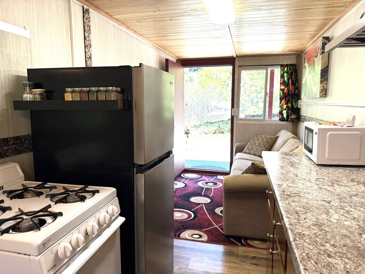 Guesthouse in Honokaa · ★5.0 · 1 bedroom · 1 bed · 1 private bath - Photo 5