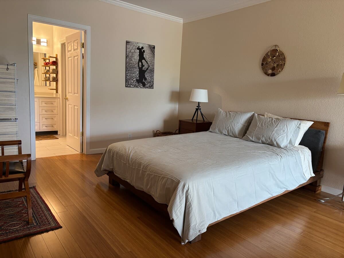 Top-floor Palo Alto condo, treetop sunrise view - Photo 5