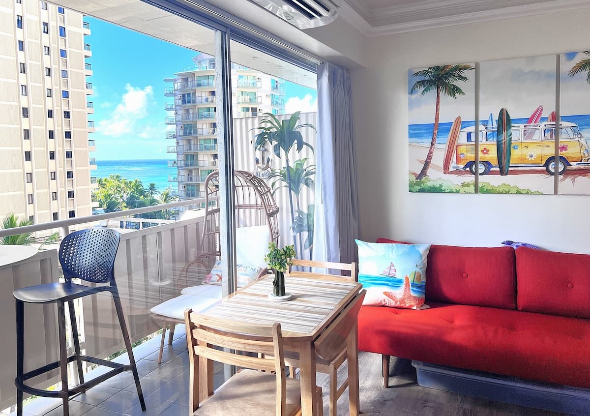 1 Block to Waikiki beach, New Renovation, View - Photo 1